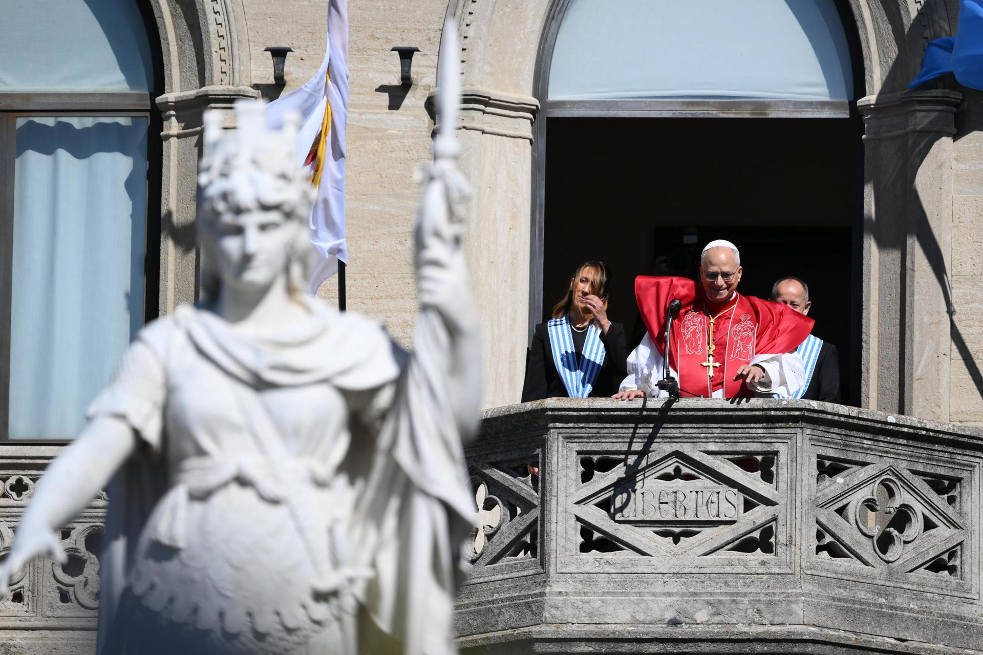 El papa alerta contra la idolatría política que se dice libre pero “es esclava del poder”