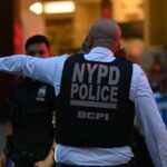 Policía dispara en Times Square a mujer que apuñaló gravemente a dos personas