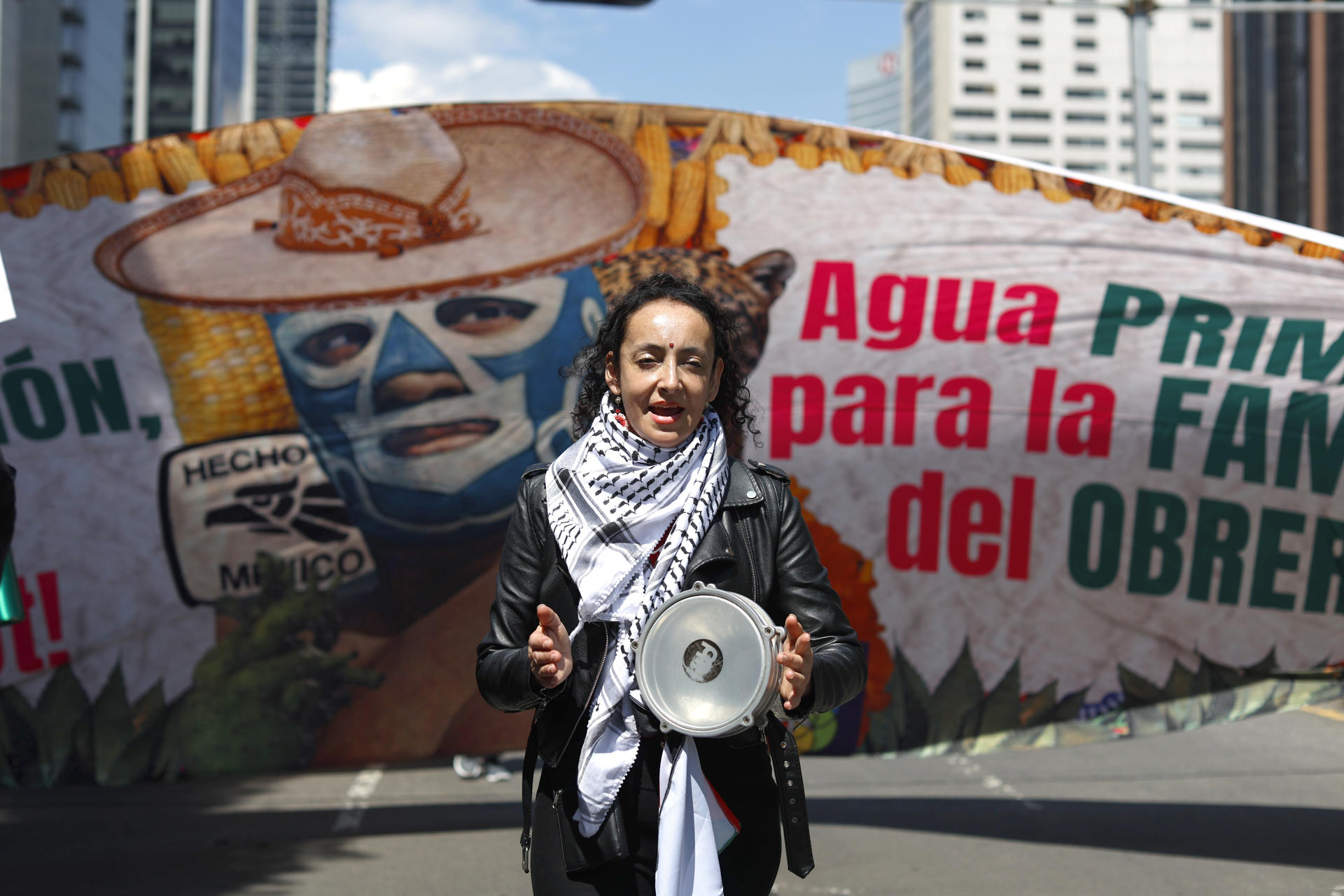 Manifestantes exigen romper acuerdos con Israel y defender el agua de Chihuahua Manifestantes exigen romper acuerdos con Israel y defender el agua de Chihuahua