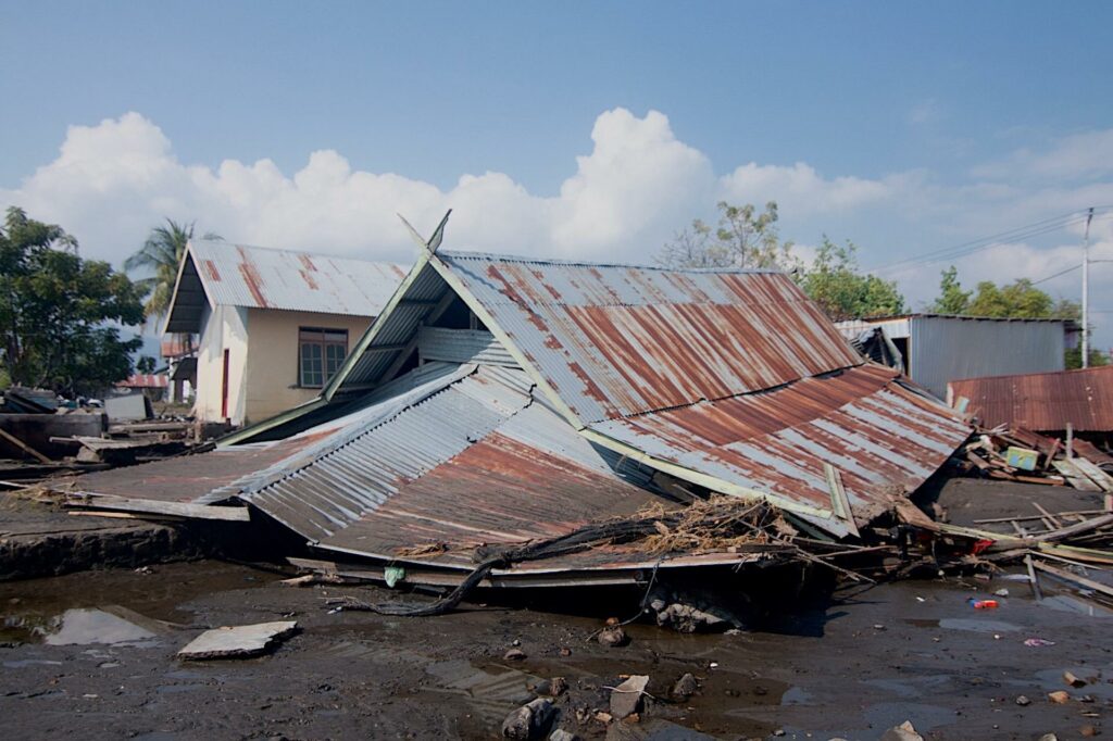 El terremoto de Indonesia deja 87 muertos y más de 150 mil desplazados una semana después - 7b05b566b793669ee91b673b572bd1e366335ab8w-1024x682