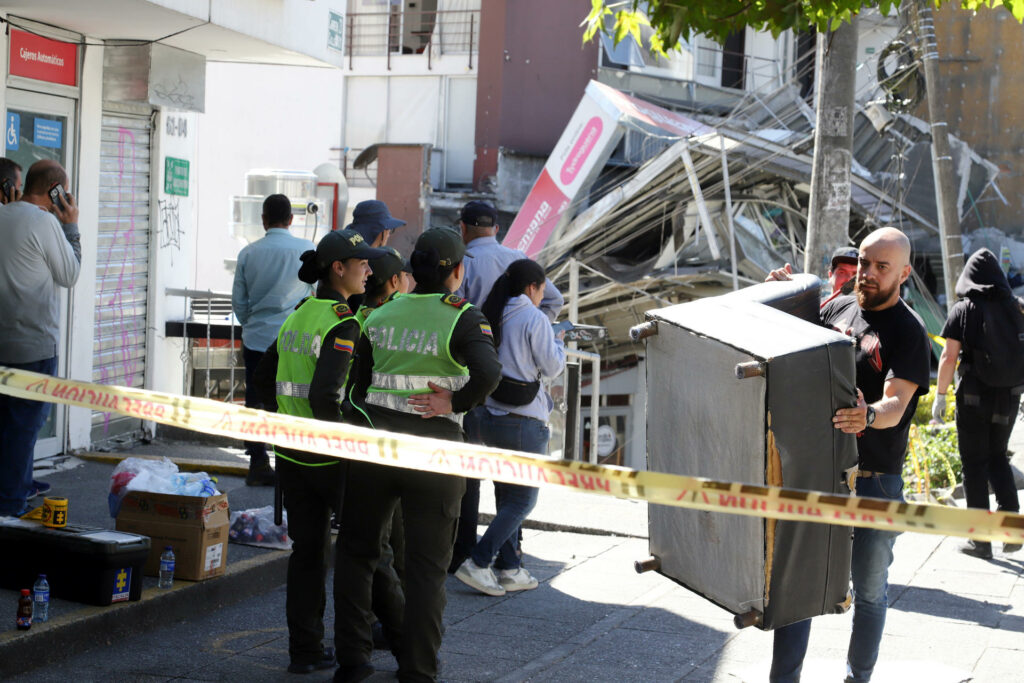 Sube a 132 el número de muertos tras terremoto en Colombia - 8bc96bd1c95f9b3793701ba84b4455b2f5bbcbccw-1024x683