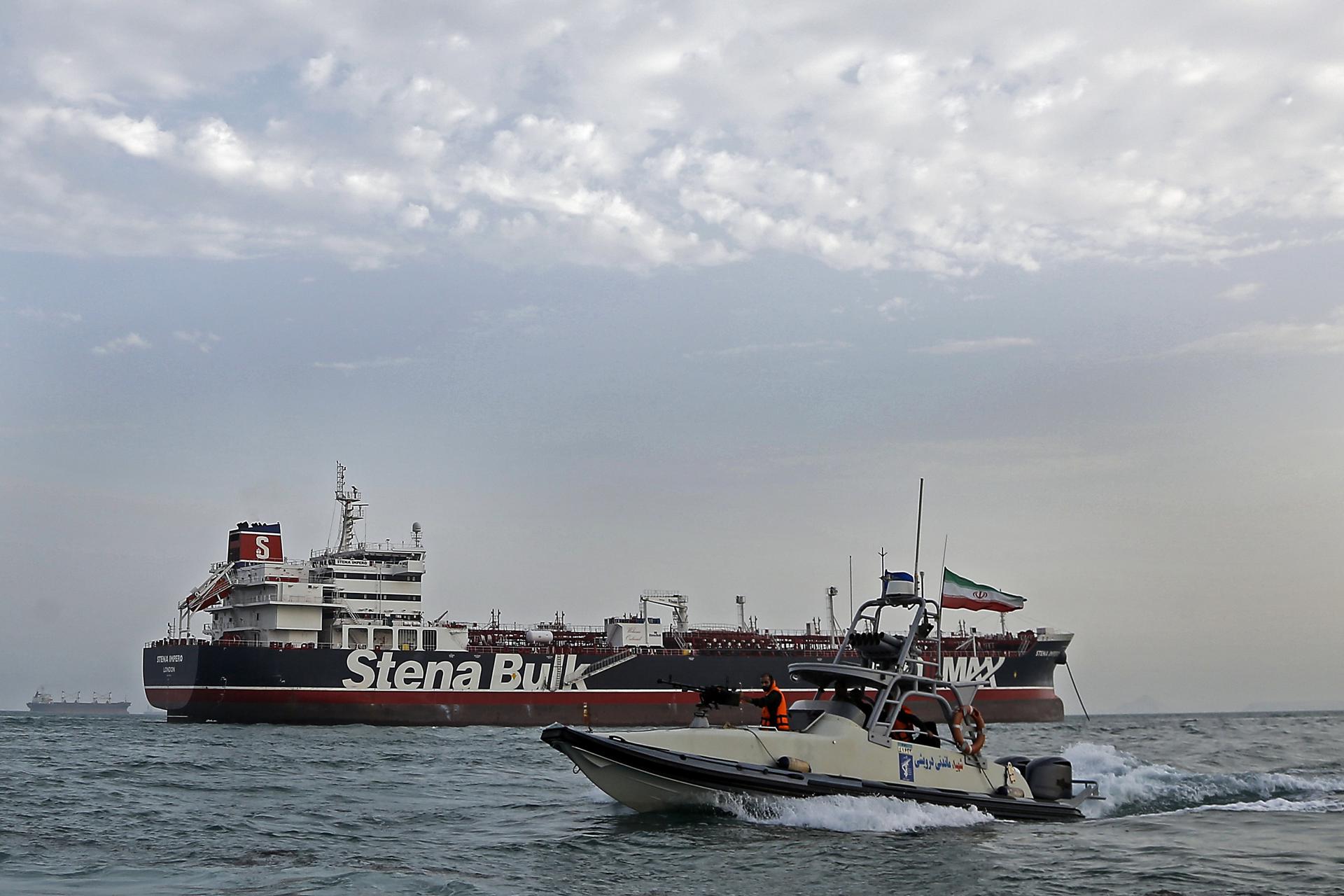 Irán responde a Trump que Ormuz no se puede conquistar “con un tuit ni con portaaviones”