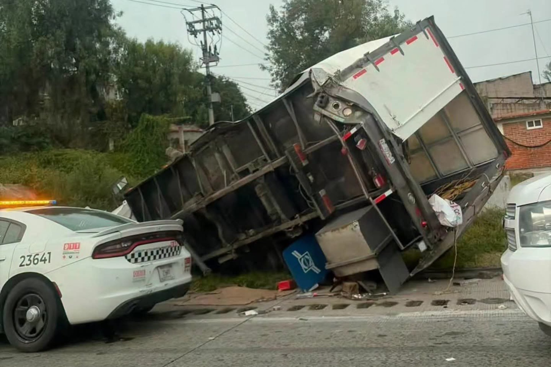 Accidente en la autopista México-Querétaro deja dos muertos