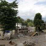 Suman 34 australianos desaparecidos tras riada en Nepal