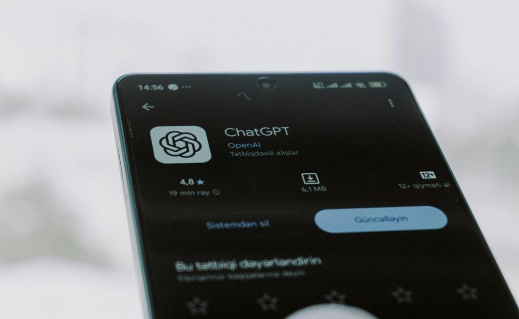 OpenAI lanza ‘ChatGPT para adolescentes’; ¿qué de diferente tiene?