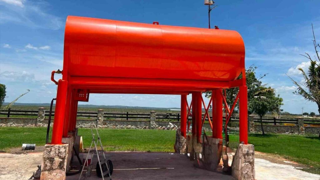 Aseguran hidrocarburo, armas, avioneta y 61 vehículos en rancho de Campeche - aseguran-hidrocarburo-armas-y-61-vehiculos-en-rancho-de-campeche-1-1024x576