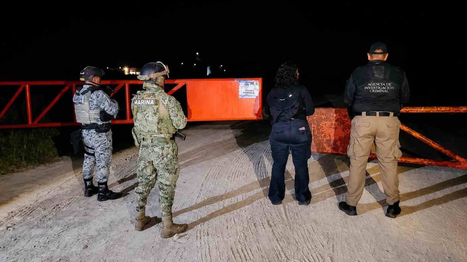 Aseguran hidrocarburo, armas, avioneta y 61 vehículos en rancho de Campeche Aseguran hidrocarburo, armas, avioneta y 61 vehículos en rancho de Campeche