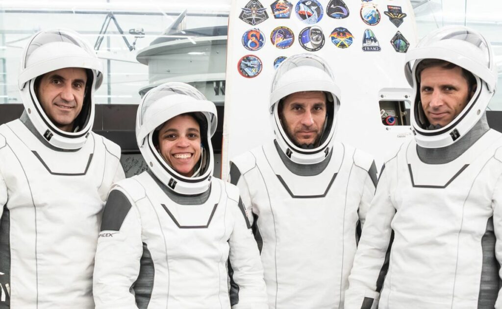 NASA lanzará una nueva tripulación a la EEI y probará nuevos trajes