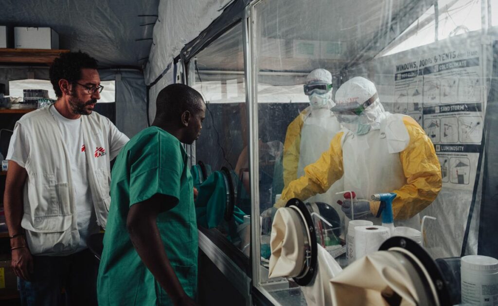ONU alerta rápido avance del ébola en RD del Congo y pide más recursos