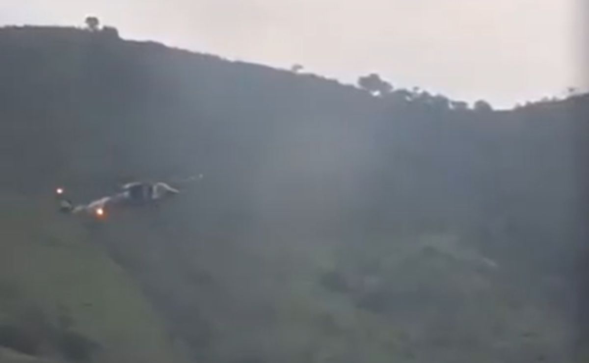 Video: Helicóptero de la Marina aterriza de emergencia en Jalisco; hay 3 heridos