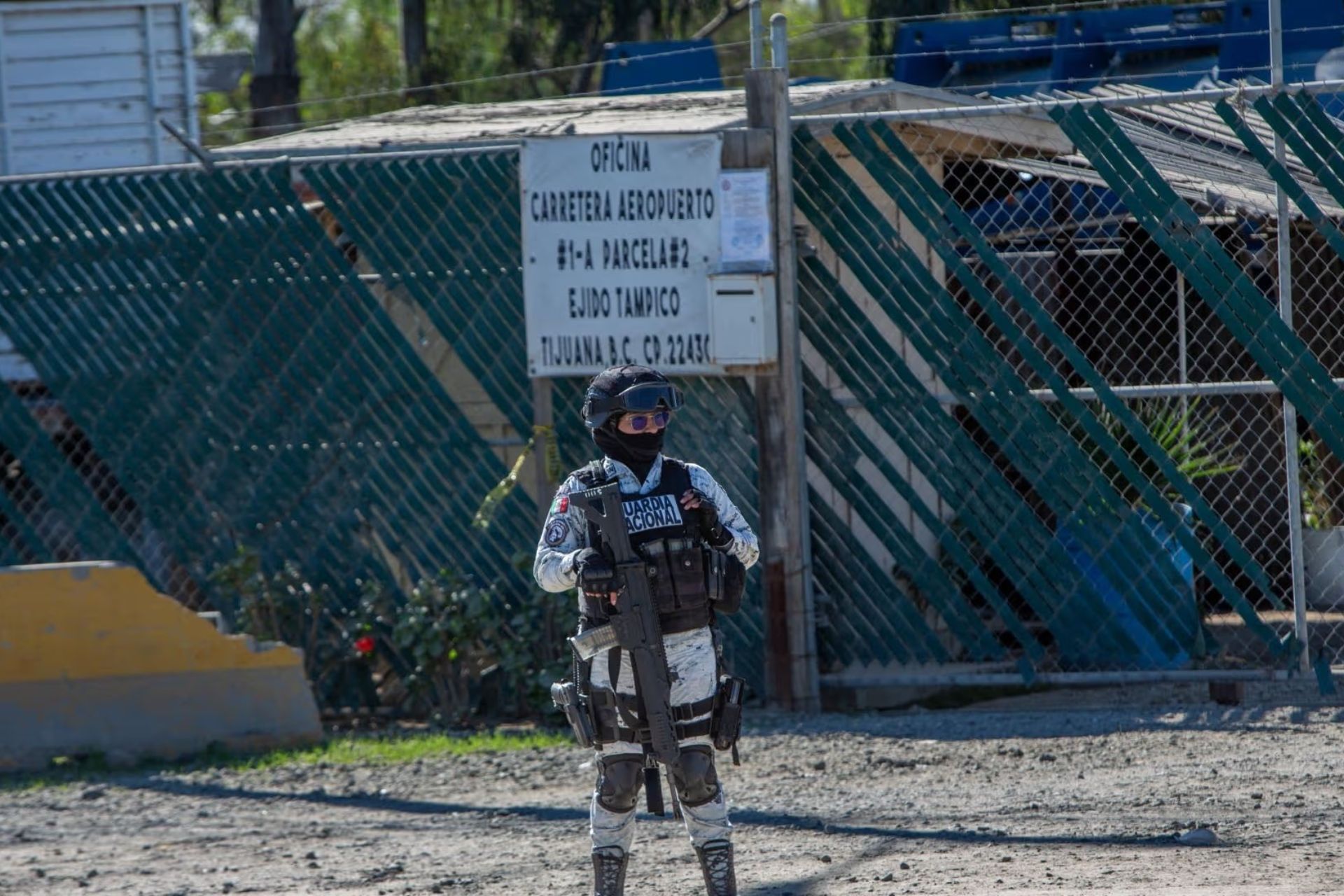 Balacera deja un muerto y un herido grave en inmediaciones del Aeropuerto de Tijuana, BC Balacera deja un muerto y un herido grave en inmediaciones del Aeropuerto de Tijuana, BC
