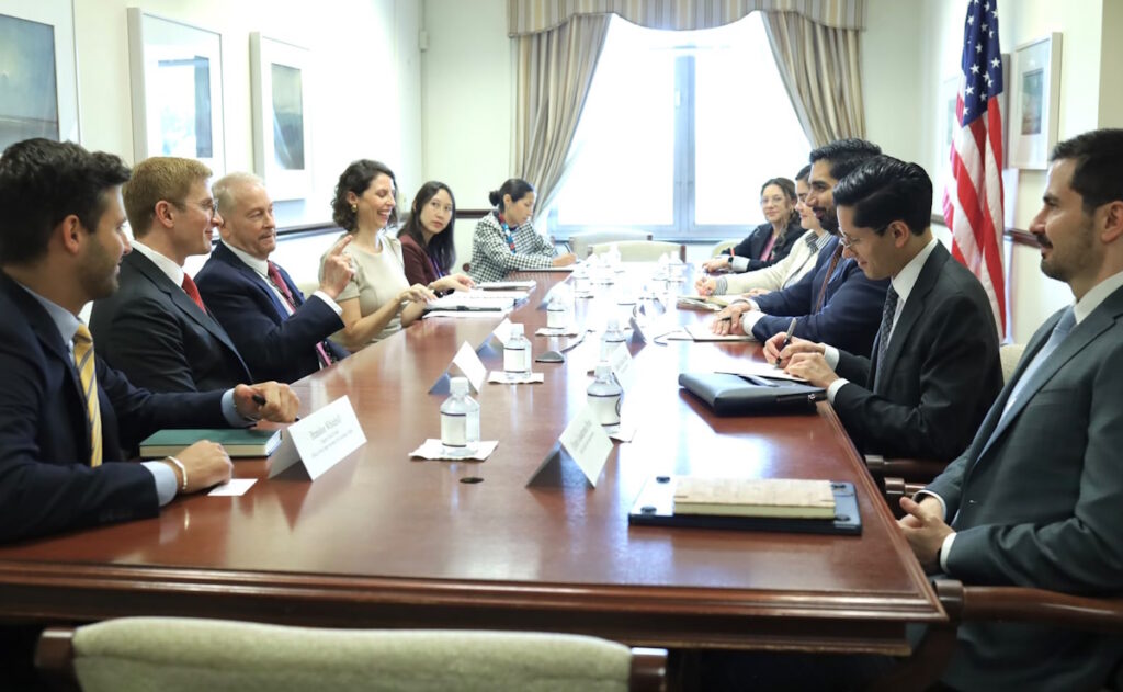 Canciller Roberto Velasco concluye visita de trabajo a Washington con reuniones sobre innovación y migración - canciller-roberto-velasco-concluye-visita-de-trabajo-a-washington-con-reuniones-sobre-innovacion-y-migracion-2-1024x631