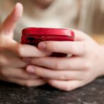 SEP busca regular celulares y otros dispositivos digitales en escuelas
