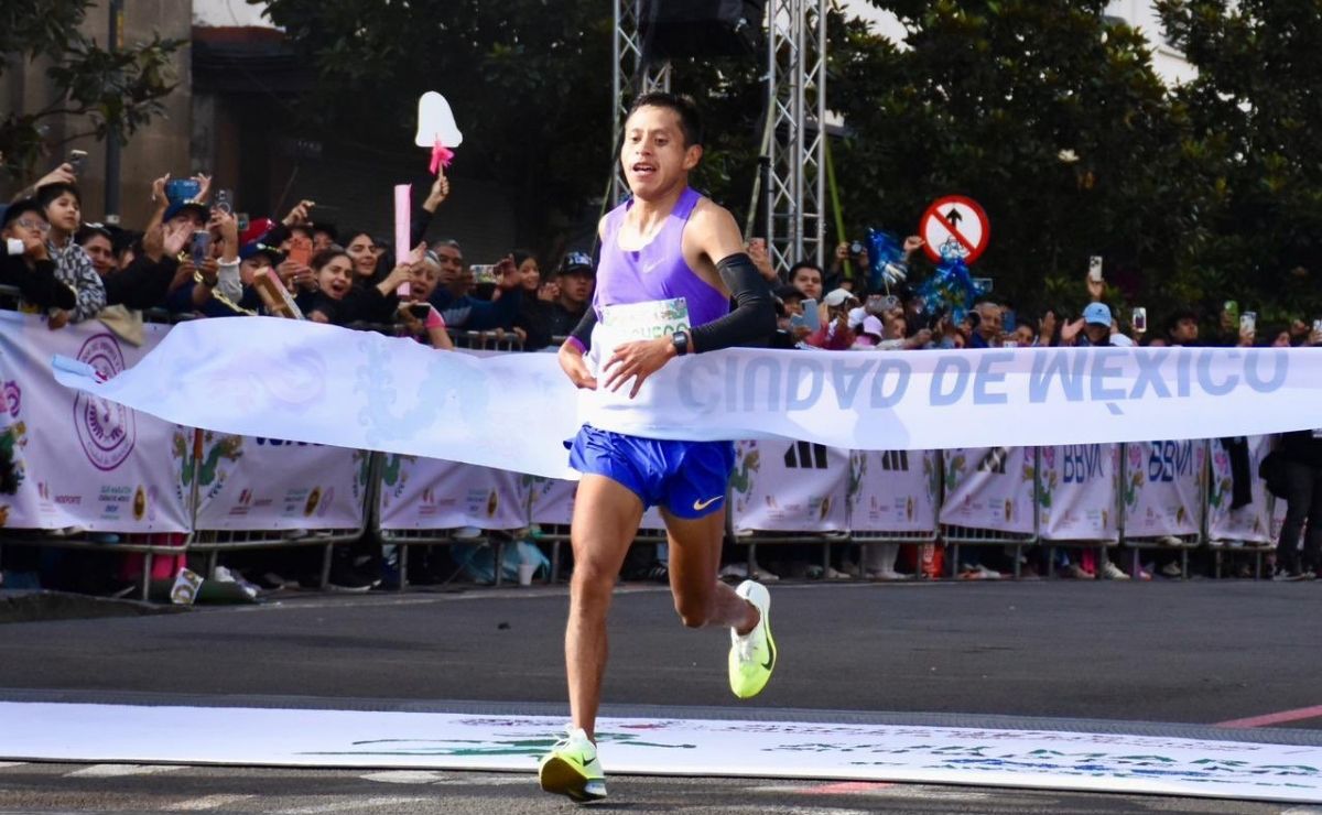 Christian Pacheco y Alemtsehay Asefa, ganadores del XLIII Maratón CDMX