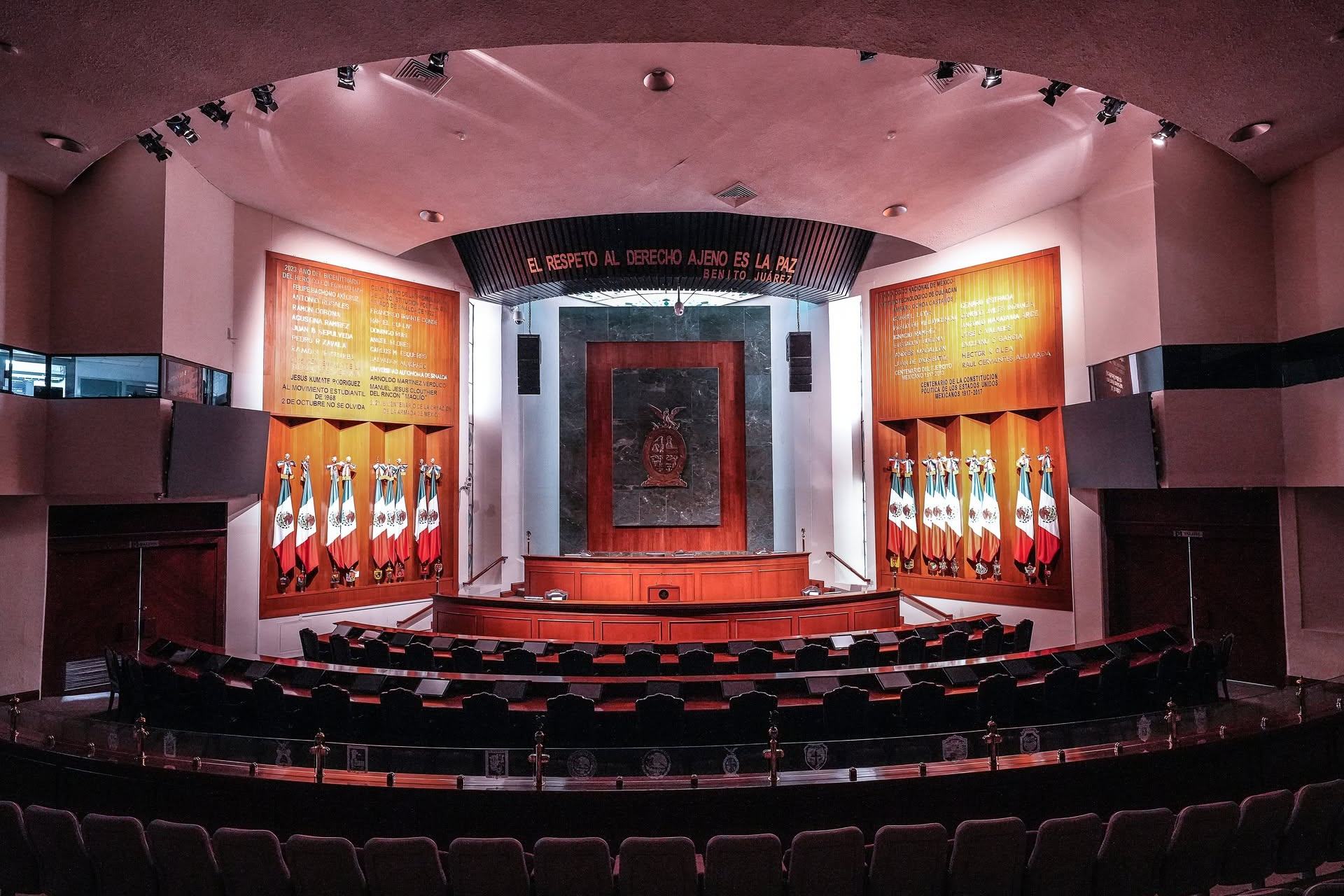 Congreso de Sinaloa pospone sesión para definir a gobernador interino