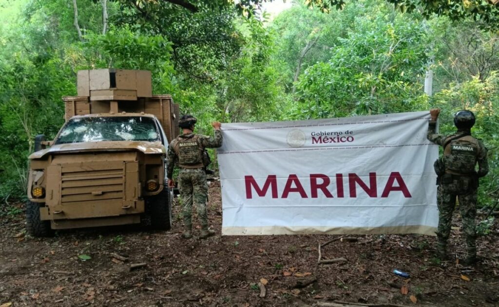 Marina asegura un vehículo blindado y explosivos improvisados en Sinaloa
