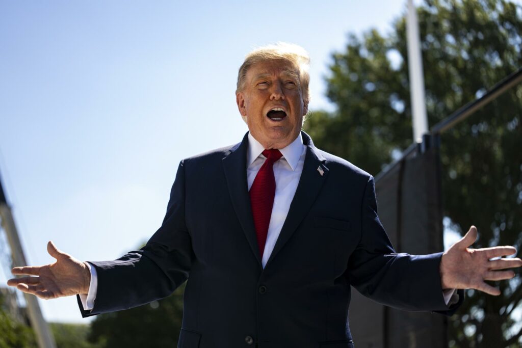 Trump acusa a las grandes procesadoras cárnicas de monopolio y ordena desregular el sector