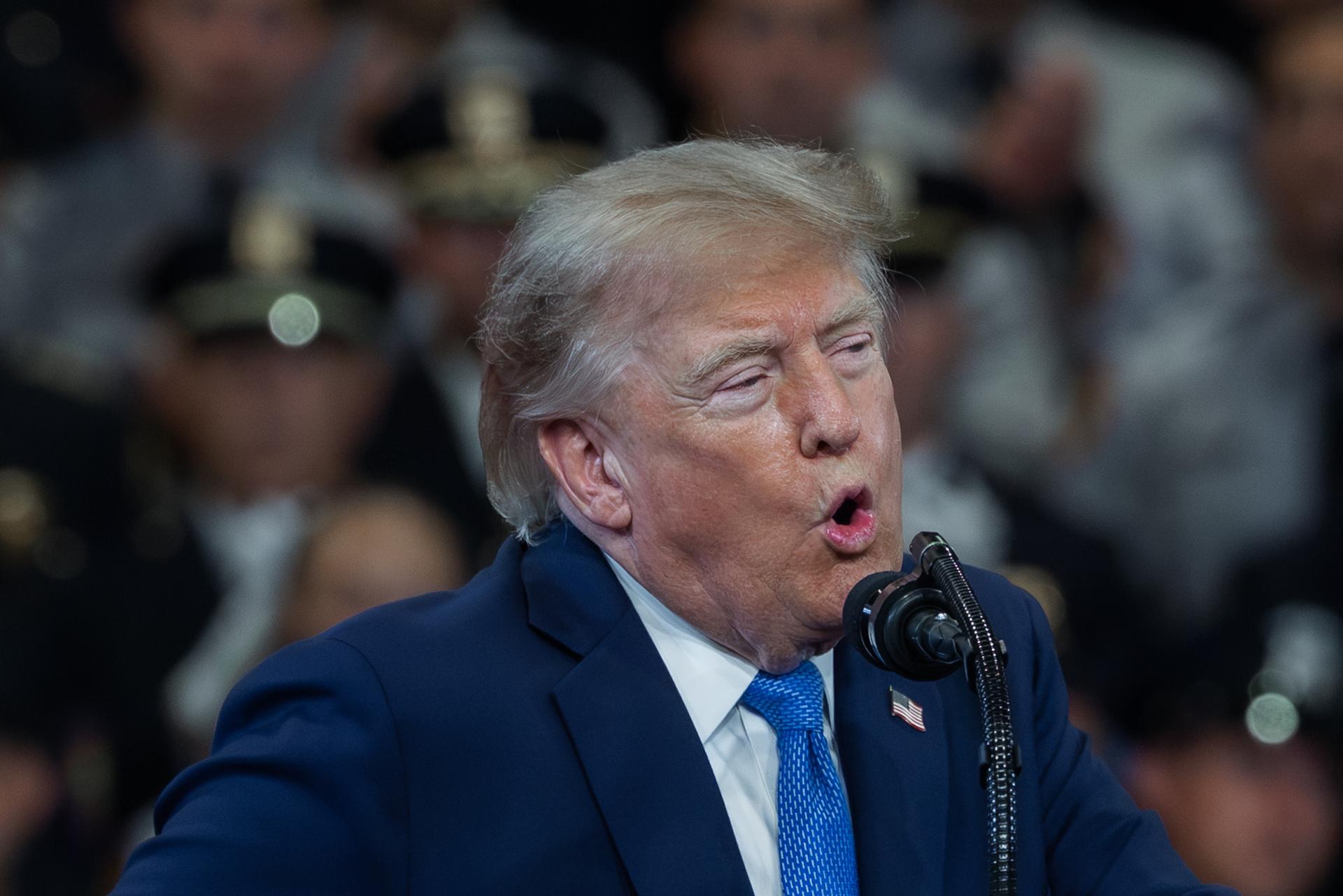Trump amenaza con bombardear Omán si se interpone en el diálogo con Irán sobre Ormuz