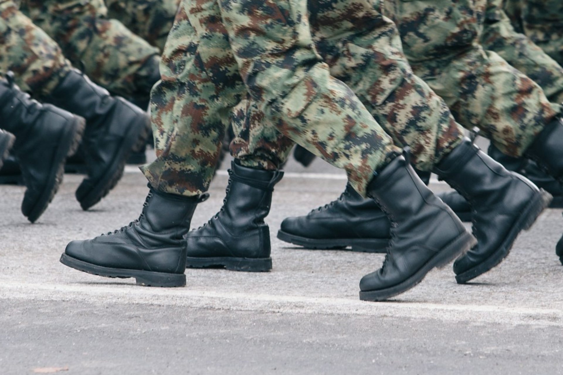 SEP ofrece regularización a escuelas para dejar el esquema militarizado