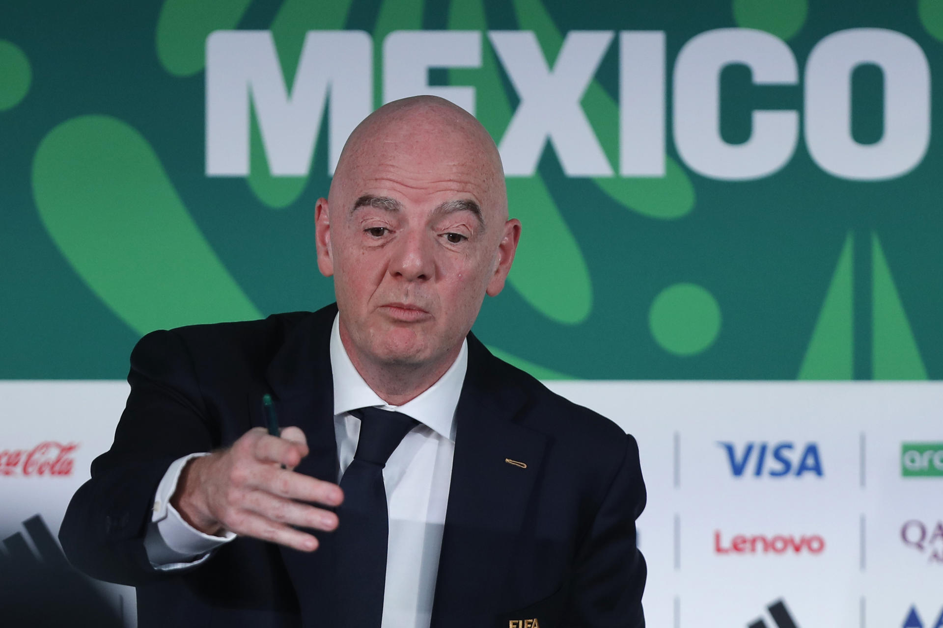 Argentina, México y África dan oxígeno a Infantino tras su peor crisis en la FIFA