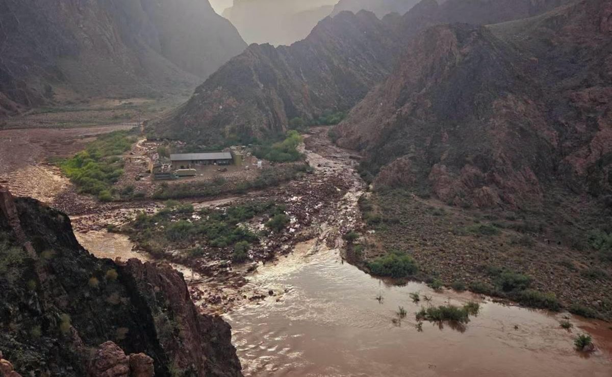 Un muerto y 15 desaparecidos por inundación repentina en el Gran Cañón de Arizona Un muerto y 15 desaparecidos por inundación repentina en el Gran Cañón de Arizona