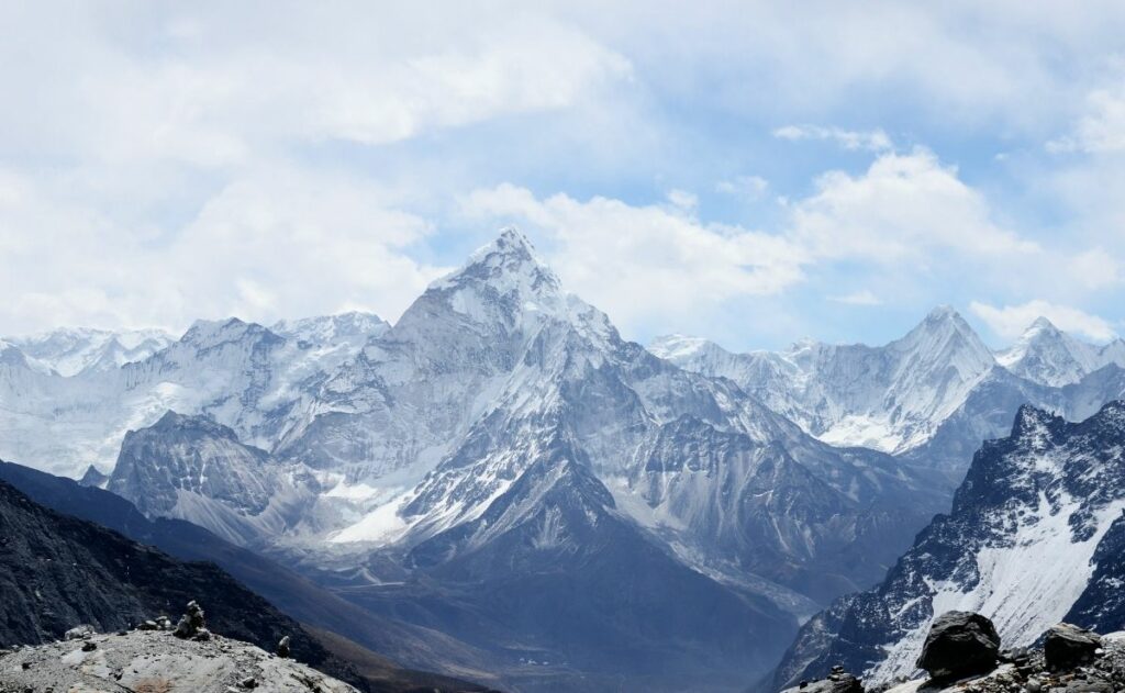 Altas temperaturas elevan el riesgo de desprendimiento de glaciares en el Himalaya