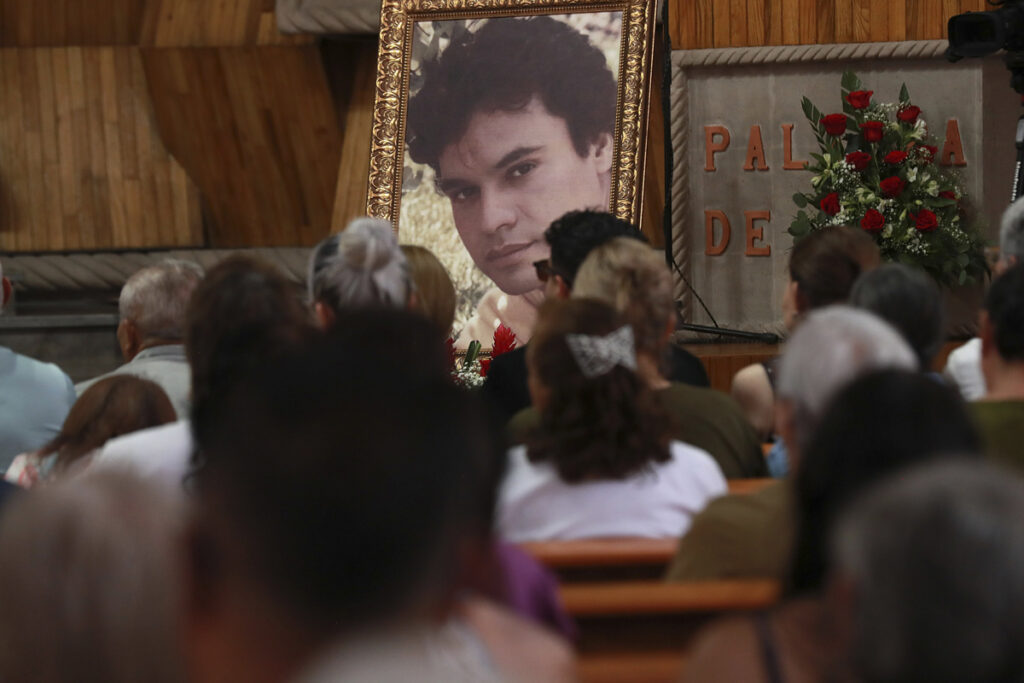 Juan Gabriel reúne a seguidores de México y EE.UU. en Ciudad Juárez