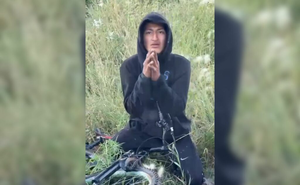 “¿Quieres que te dé un balazo?”: amenazan con pistola a ladrón en Edomex
