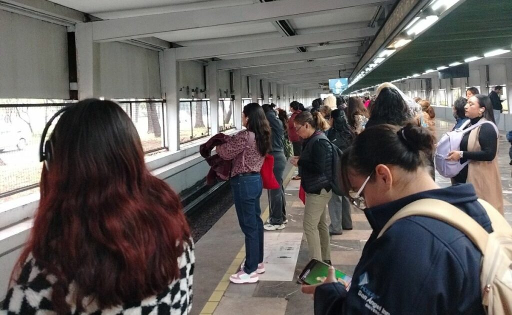 Metro CDMX, con marcha de seguridad en 2 líneas y afluencia controlada en otras 6