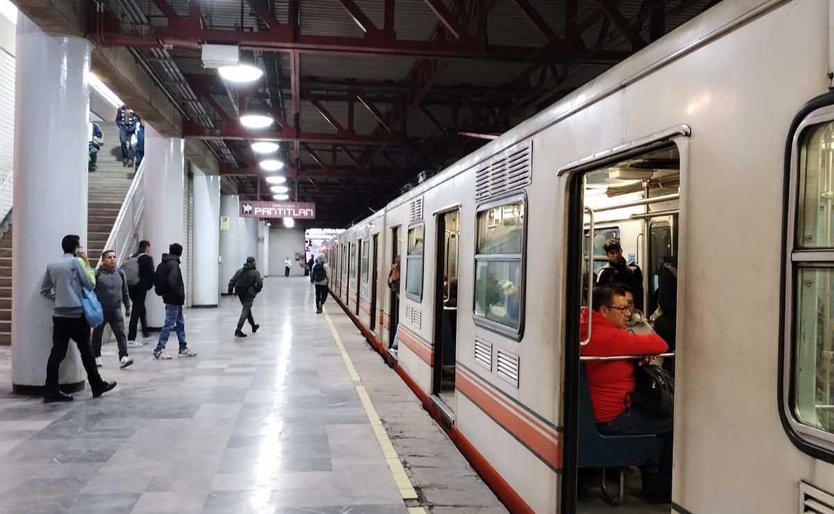 Metro CDMX, con retraso en dos líneas por revisión a trenes