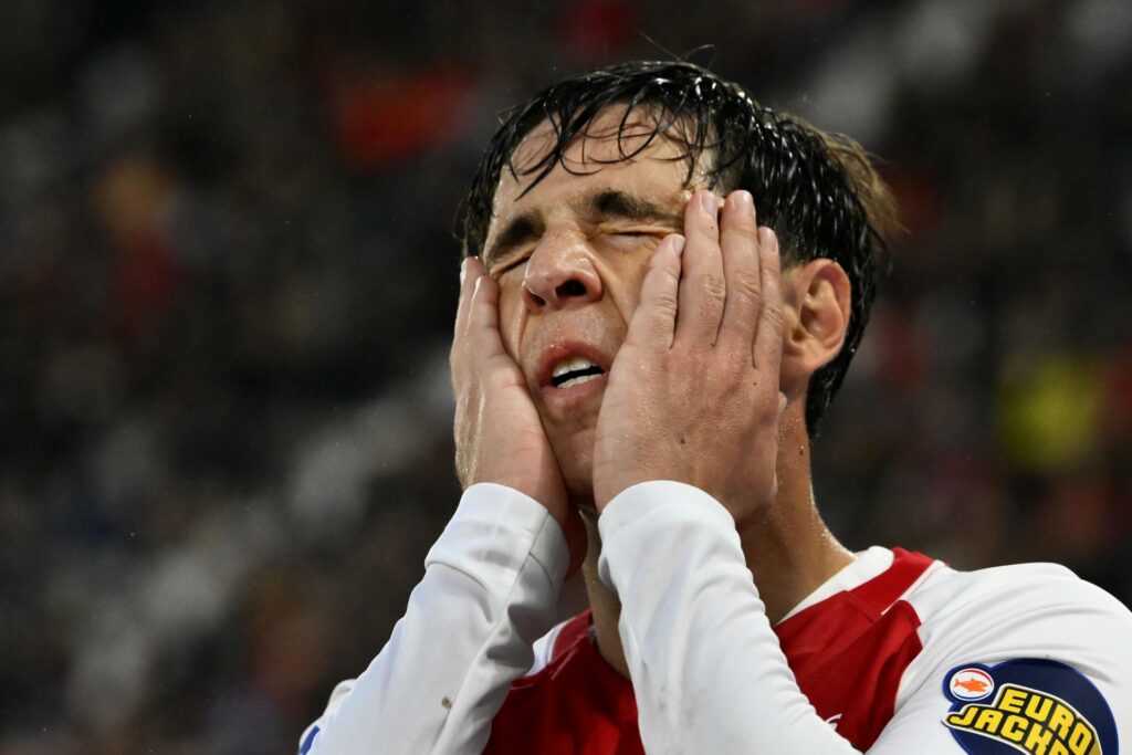 Mateo Chávez se luce con golazo en la goleada del AZ Alkmaar