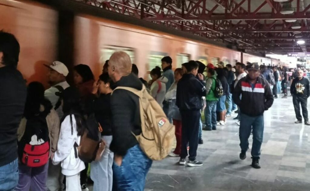 Metro CDMX registra retraso en el servicio de la Línea 7, ¿por qué?