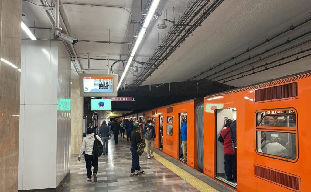 Metro CDMX implementa la dosificación de usuarios en 8 líneas