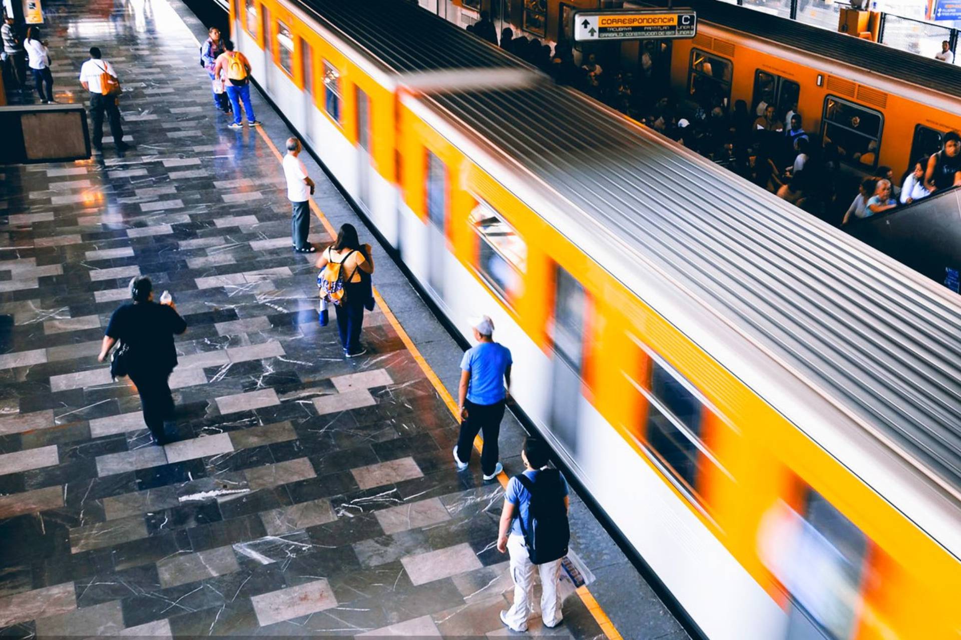 Servicio afectado en estaciones del Metro CDMX; lluvias y un perro en vías afectan estas líneas