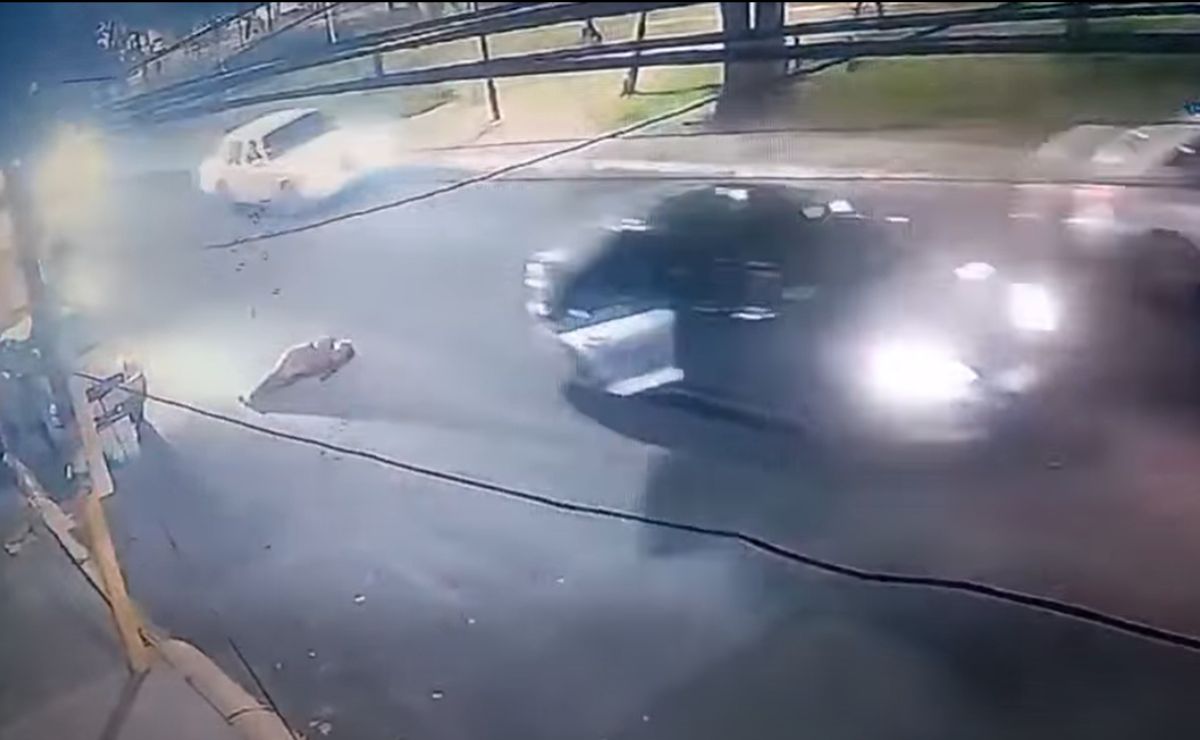 Video: Mujer se arroja de auto en movimiento en Neza, ¿qué le ocurrió?