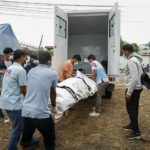 Van más de 900 muertos por riada en Nepal