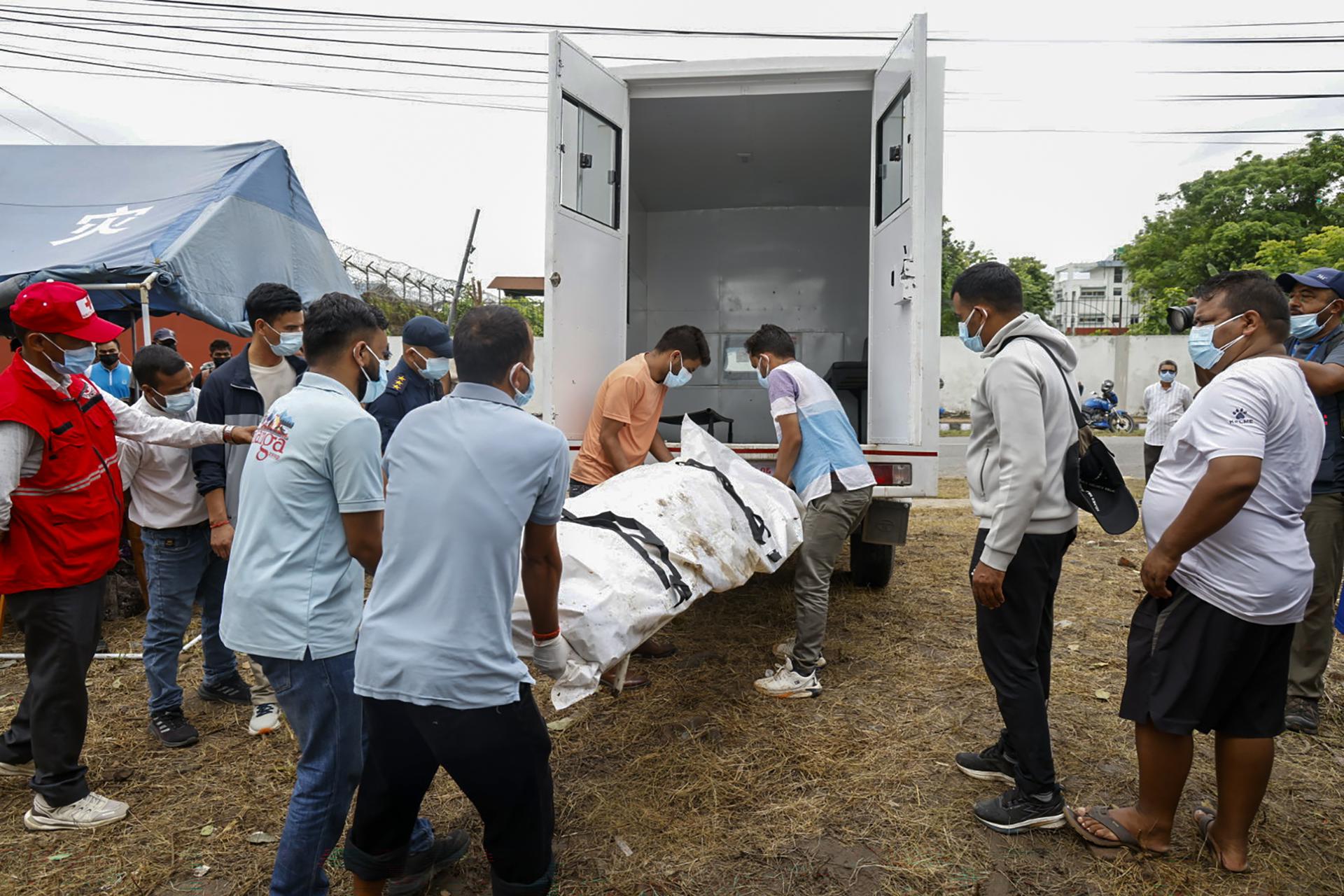 Van más de 900 muertos por riada en Nepal Van más de 900 muertos por riada en Nepal