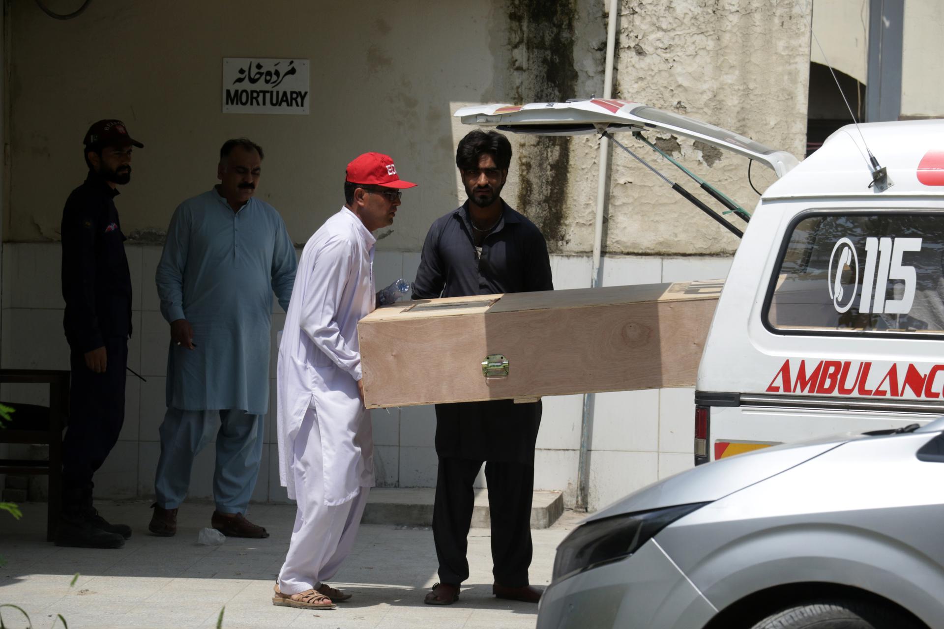 Al menos 14 bebés mueren tras incendio en un hospital de Pakistán