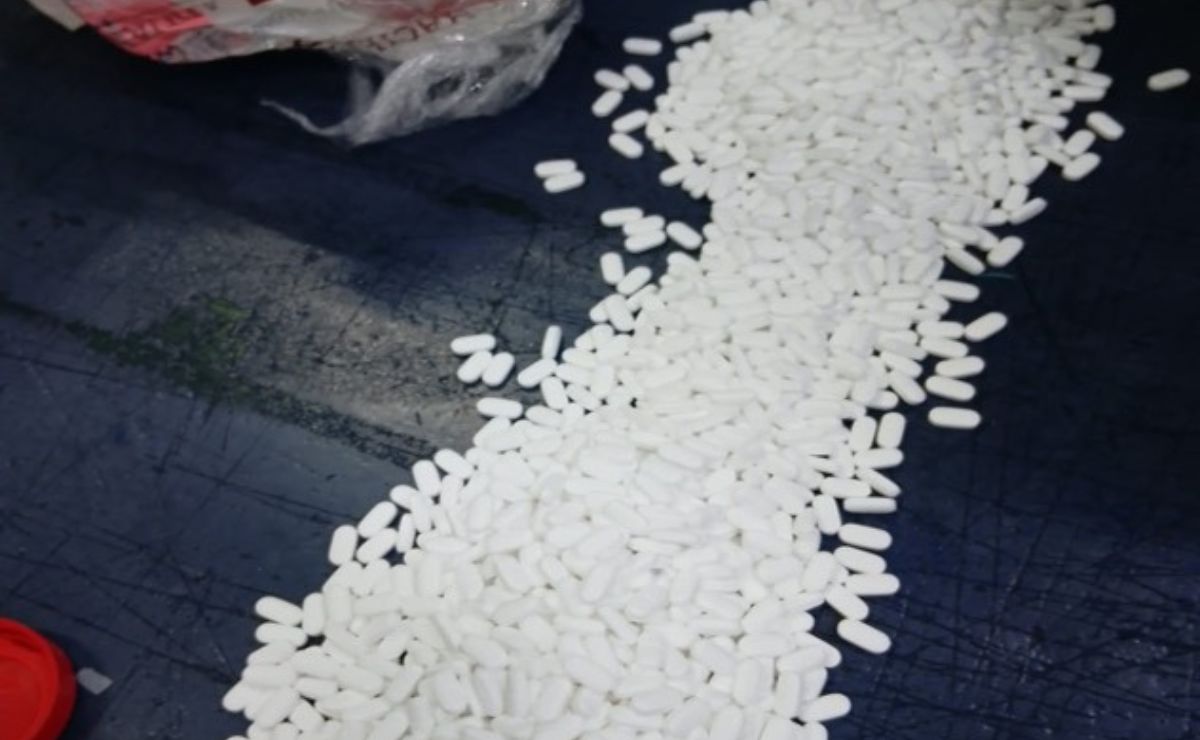 Aseguran más de 6 mil pastillas de hidrocodona en el AICM