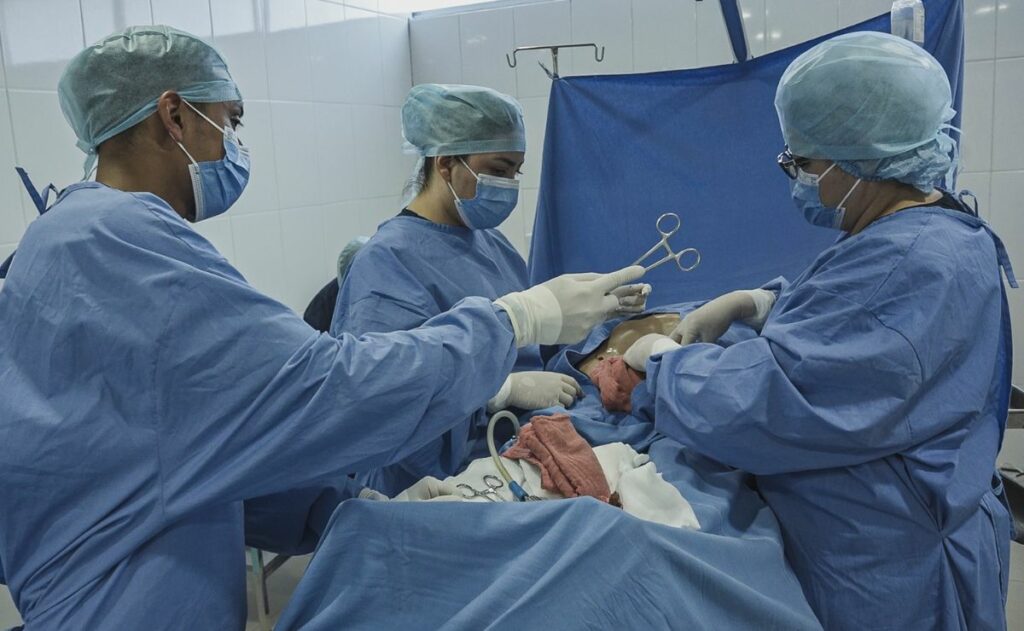 Epidemia de cesáreas pone en riesgo a mujeres y bebés Epidemia de cesáreas pone en riesgo a mujeres y bebés