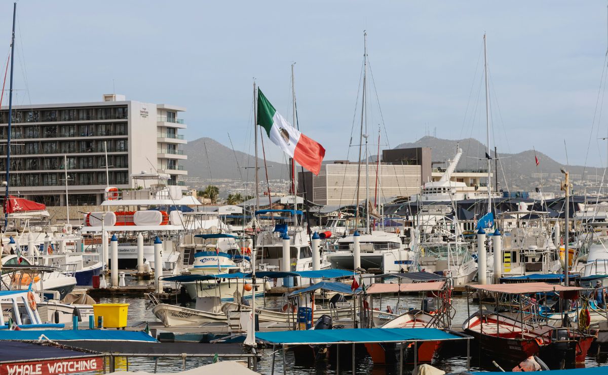 Cierran puertos en Baja California Sur por mal clima