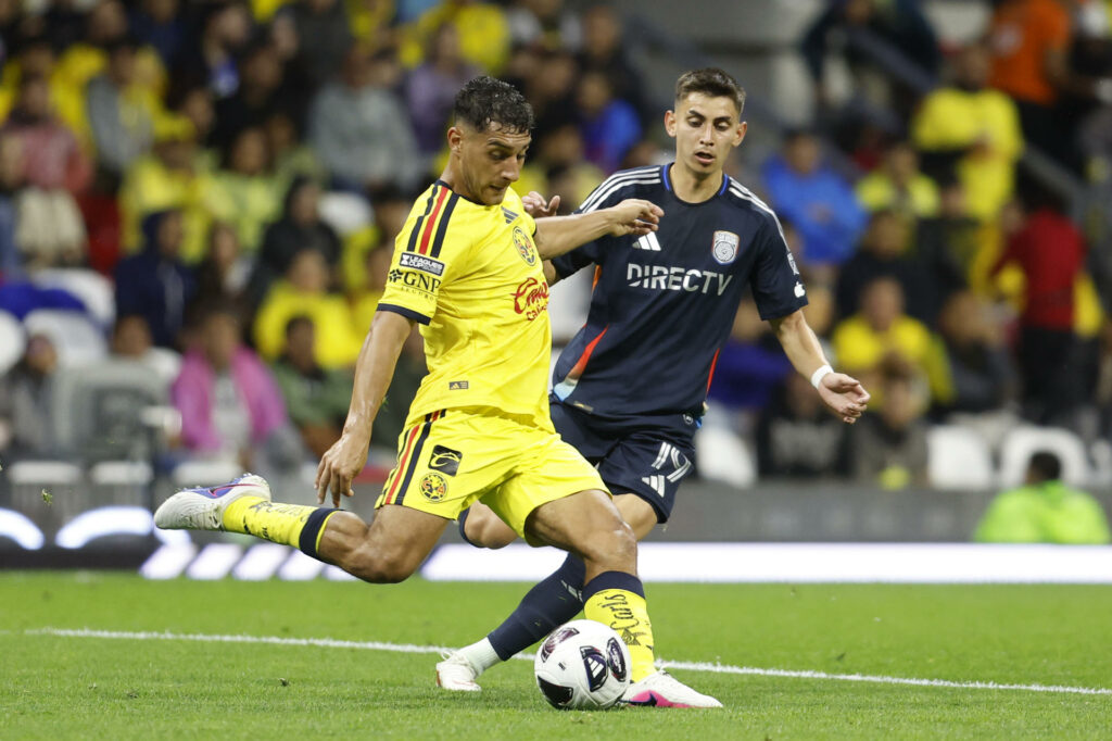 Celta, interesado en el uruguayo Sebastián Cáceres