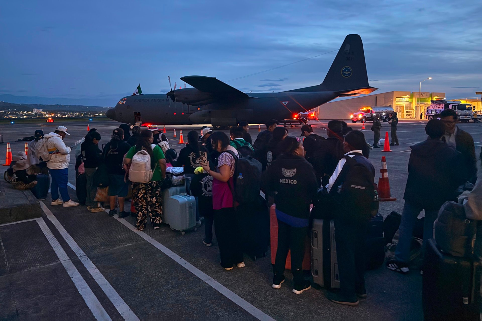 Repatrian a 36 mexicanos tras el terremoto en Colombia