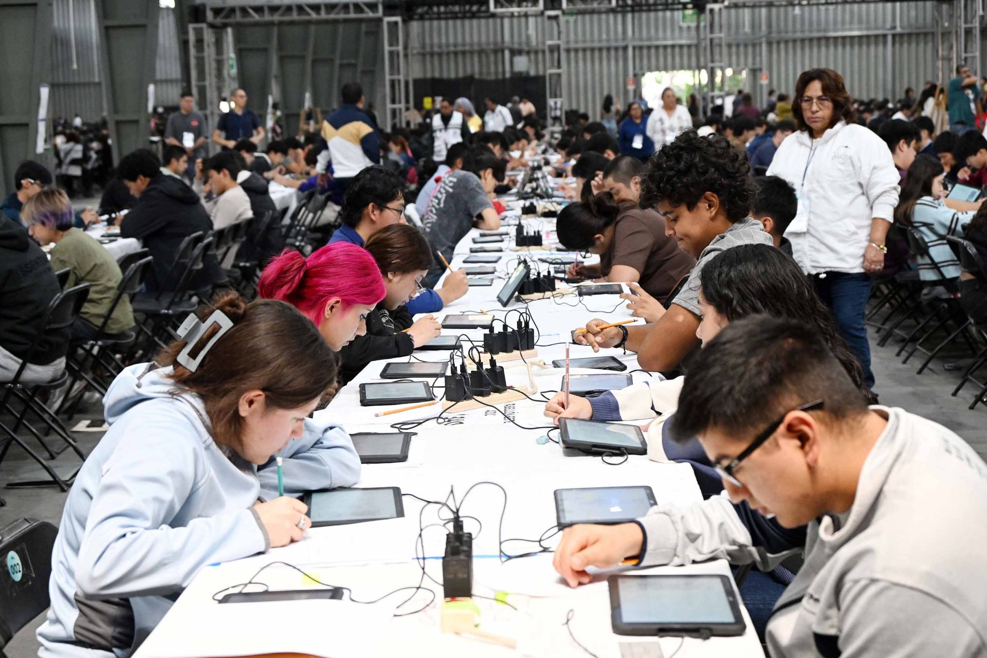 Gobierno abre 37 mil 503 plazas en universidades