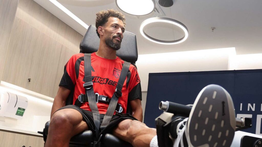 ‘Vozinha’ firma contrato con Colo Colo