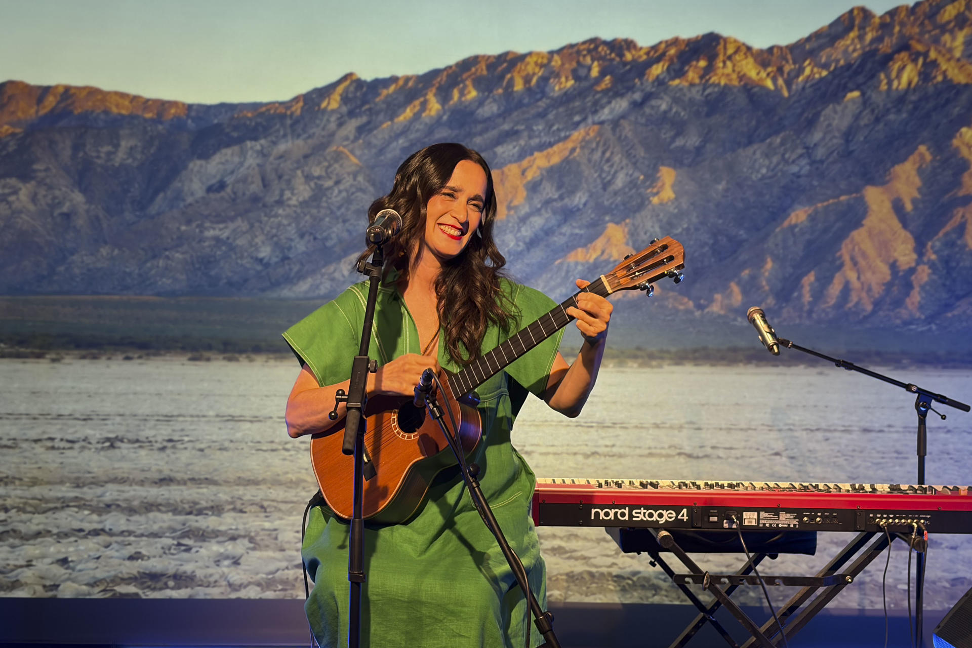 “Te amo, Tijuana”: Julieta Venegas presenta su esencia ‘Norteña’ en Madrid