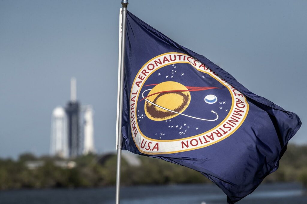 La NASA agrega tres misiones tripuladas de SpaceX a la EEI por 946 millones de dólares