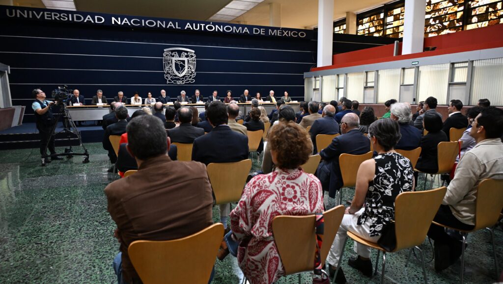 Recibe el rector Lomelí el informe final de la Comisión para revisar el examen reingreso a licenciatura 2026-2027