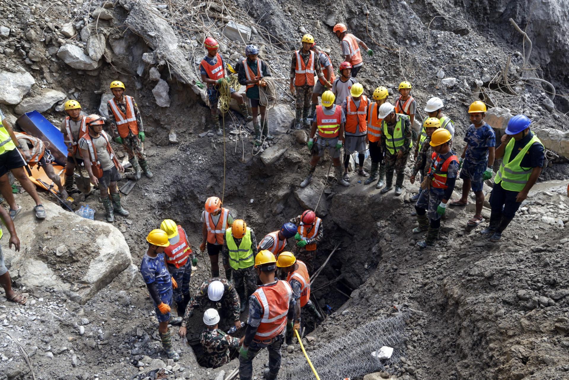 Nepal mantiene las búsquedas 11 días después de la riada tras nuevos rescates con vida Nepal mantiene las búsquedas 11 días después de la riada tras nuevos rescates con vida