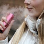 Tres macroestudios muestran que el consumo de tabaco y ´vapers´ comienza cada vez más pronto